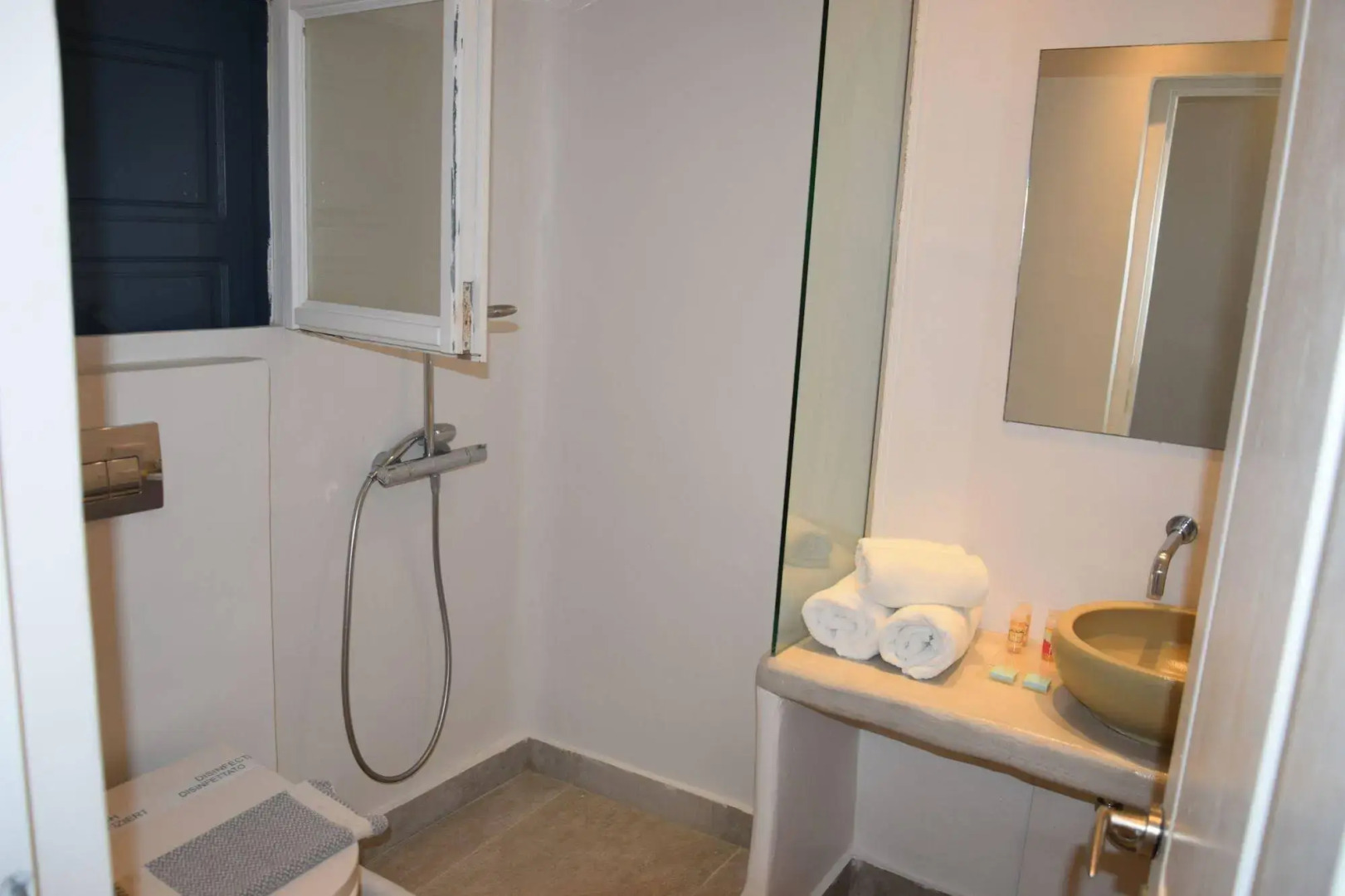 Photo - Amaze Suites