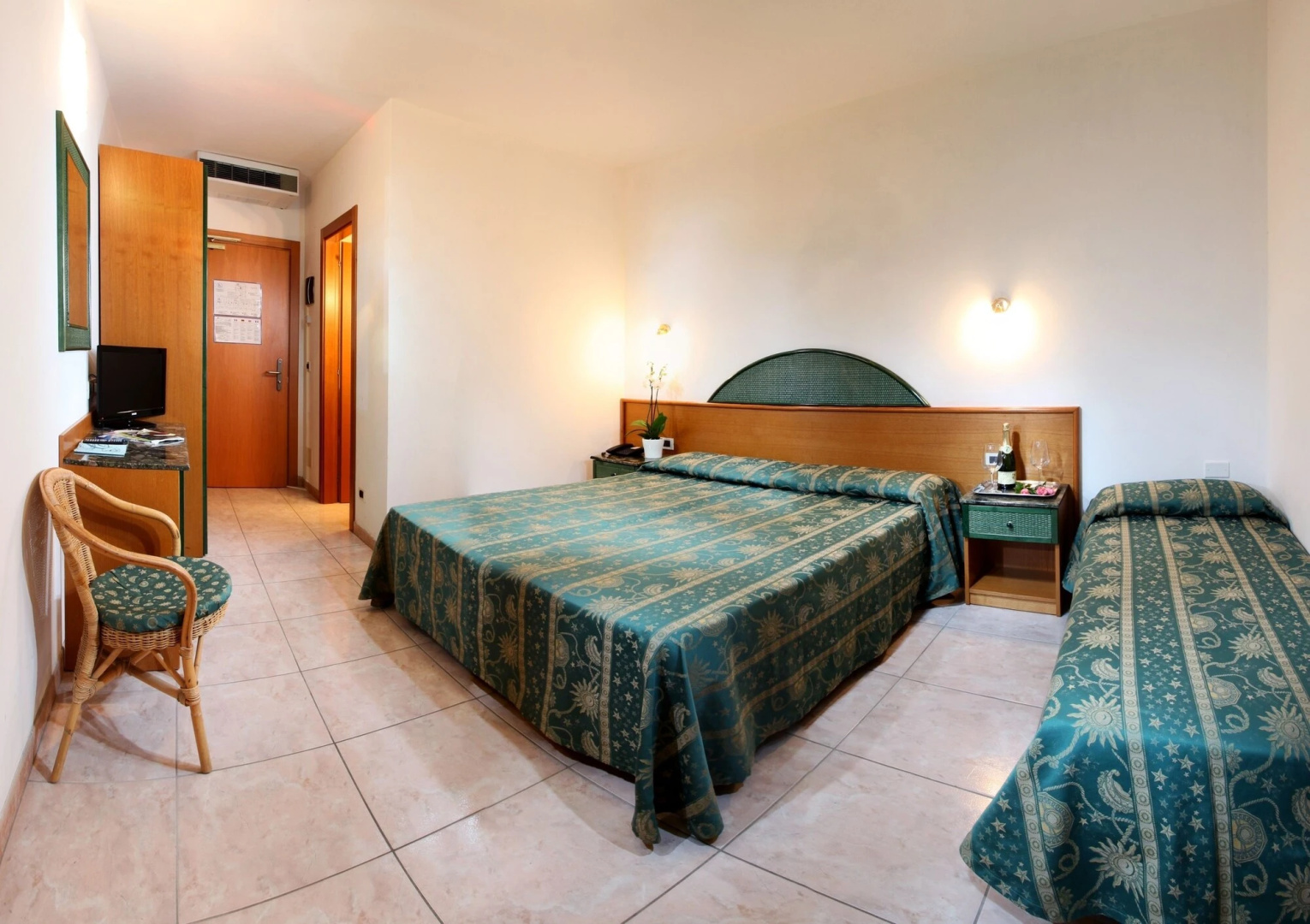 Photo - Hotel Mediterraneo