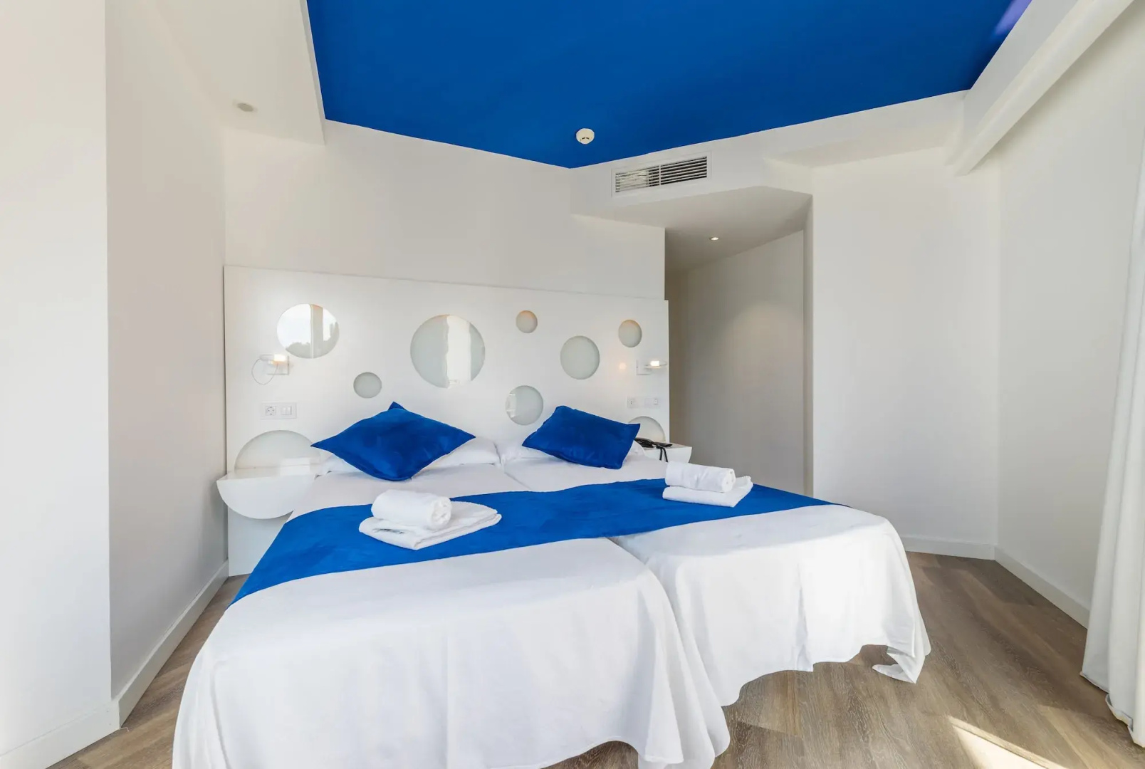 Photo - Welikehotel Triton Beach