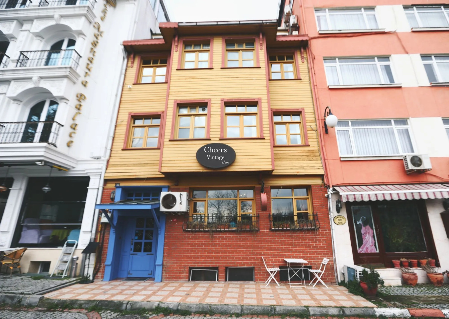 Photo - Cheers Vintage Hostel