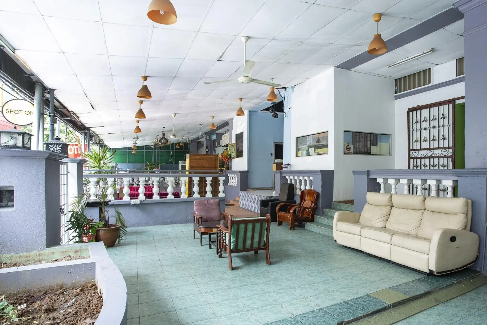 Photo - SPOT ON 90137 Casavilla Hotel Pudu
