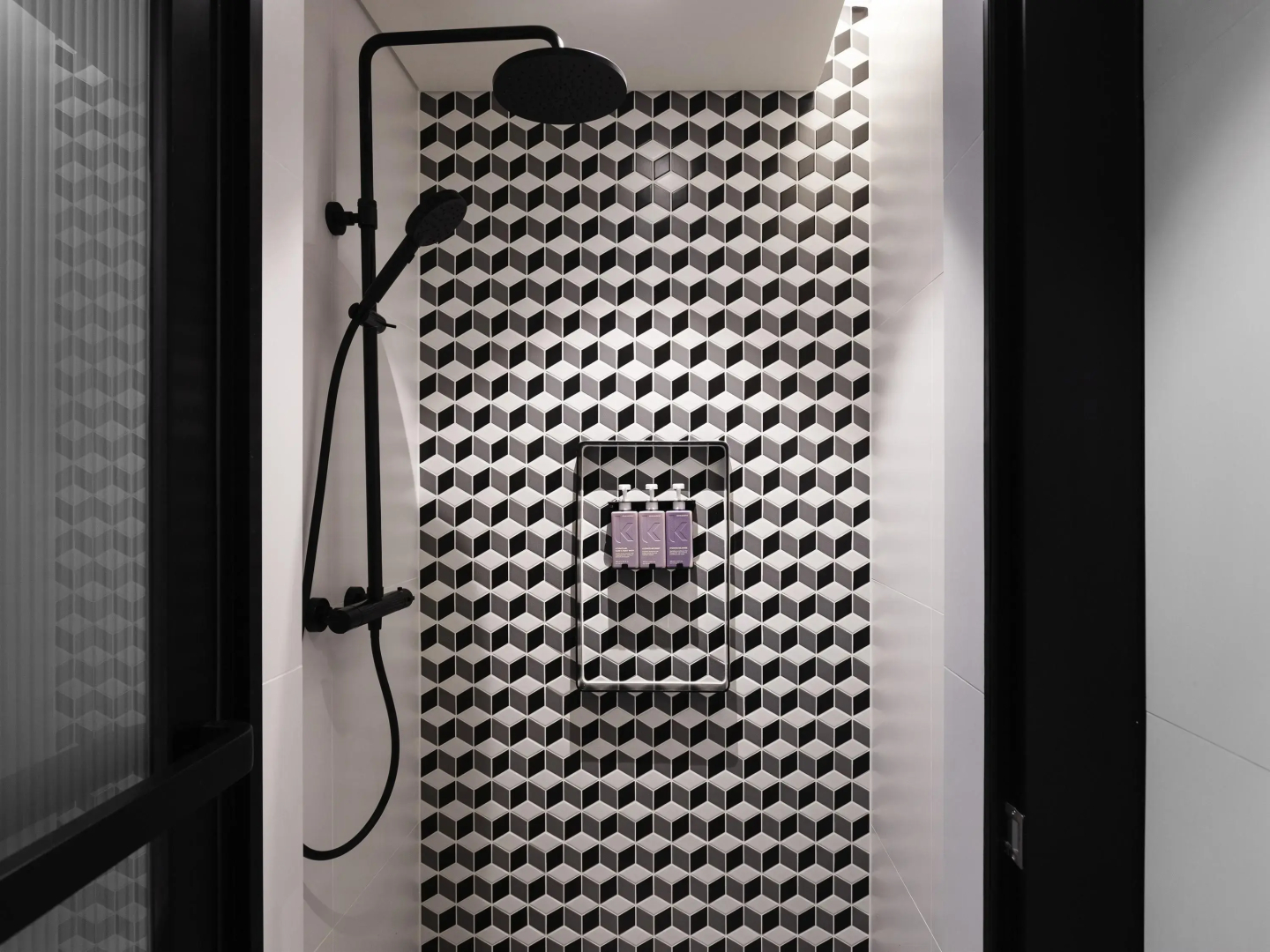 Foto - TRIBE Phnom Penh Post Office