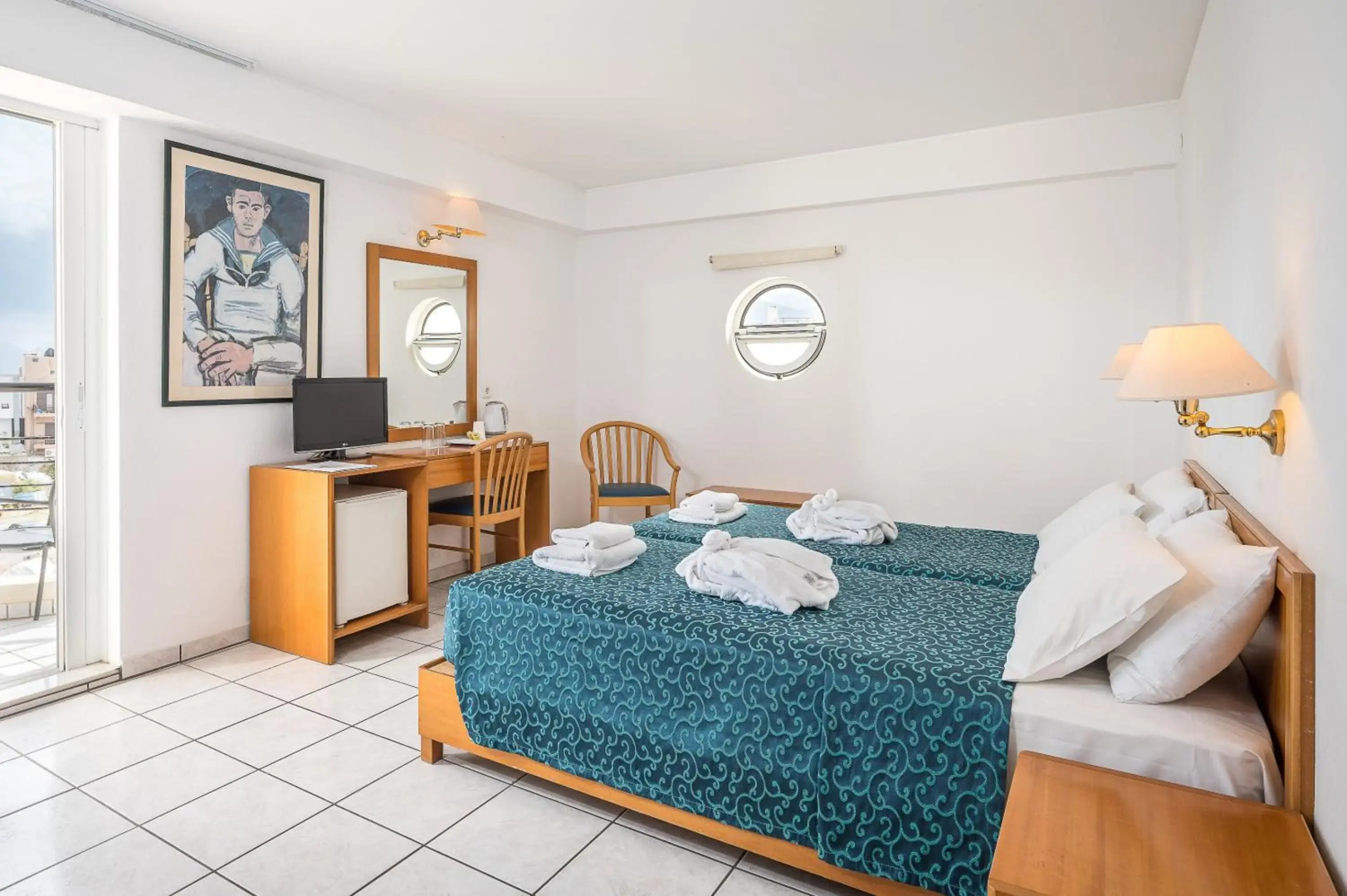 Photo - Heronissos Hotel