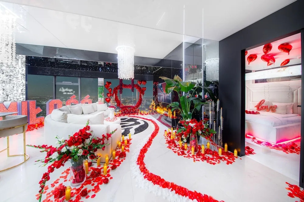 Photo - 30th+ Floor Apartments in Sky Tower