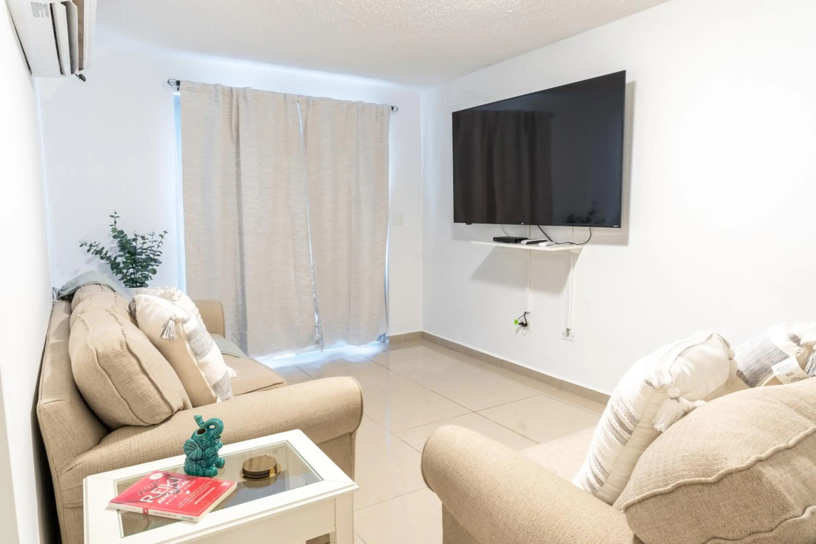 Aquaville Rentals Villa 2