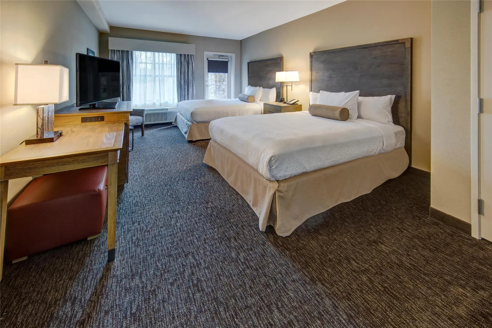 Photo - Black Fox Lodge Pigeon Forge, Tapestry Collection by Hilton
