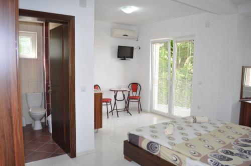 Marina Apartments