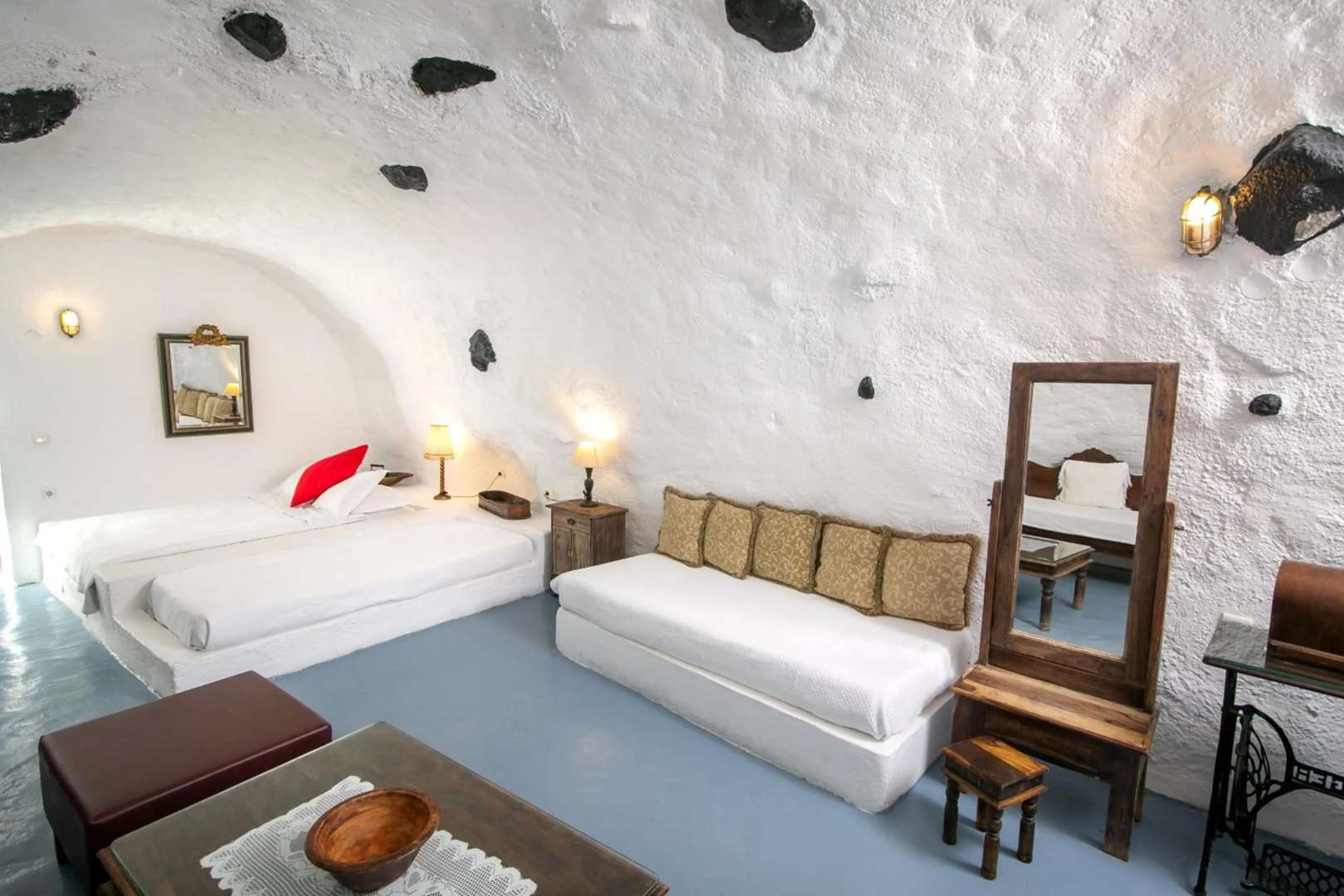 Photo - Alexander's Suites