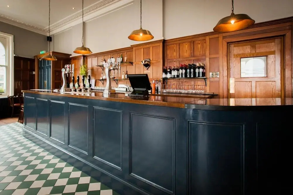 Foto - Hand & Flower