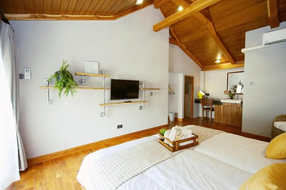 Foto - Yellow Pillow village