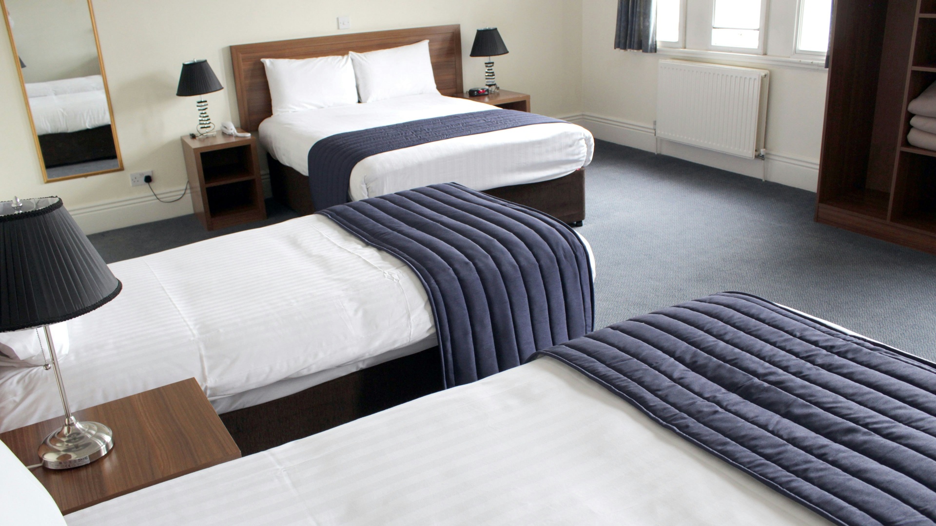Photo - Discovery Inn - Leeds
