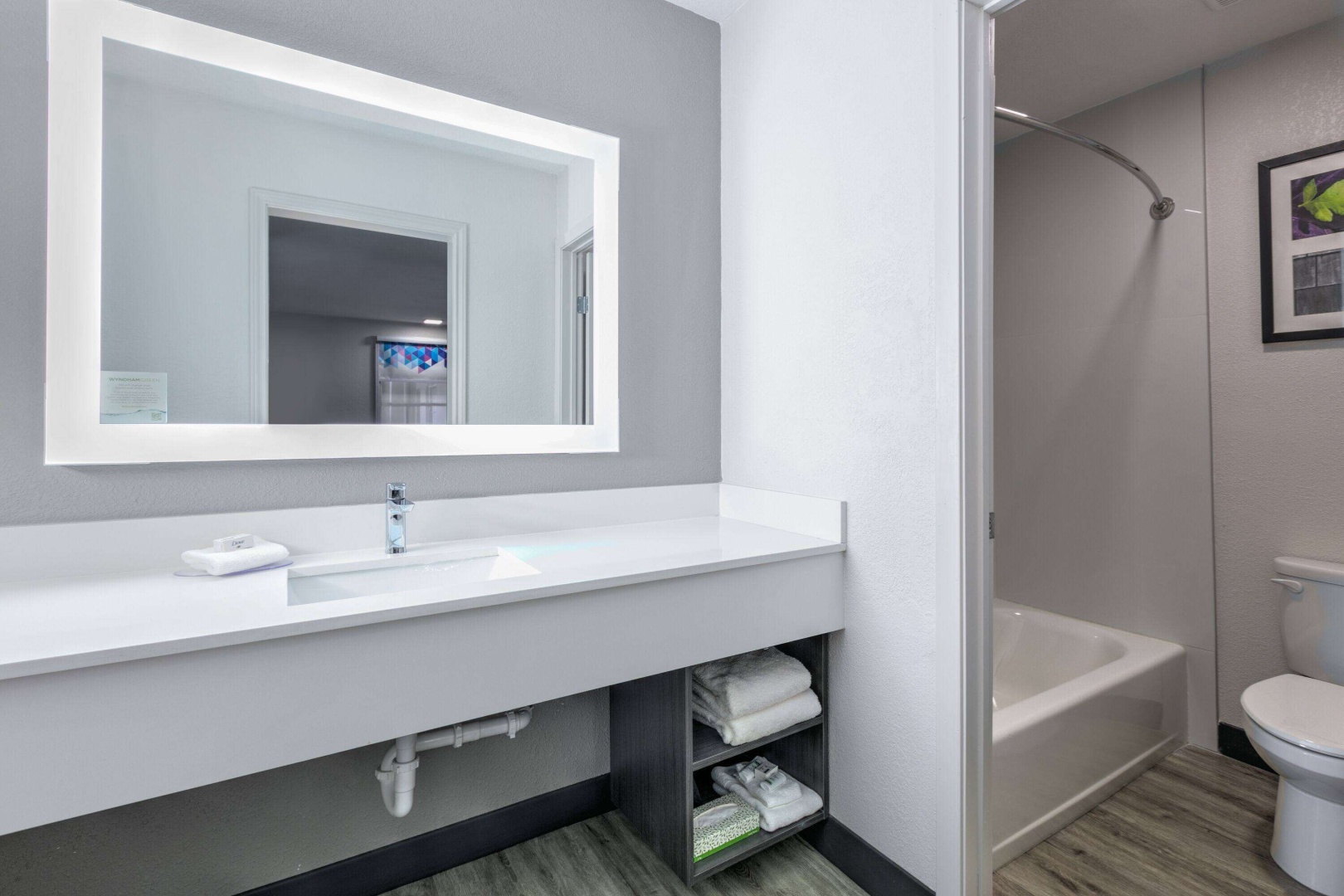 Photo - La Quinta Inn by Wyndham Dallas Uptown