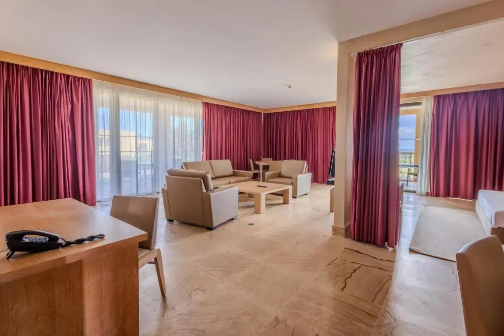 Photo - The Navigator - Colombus All Inclusive