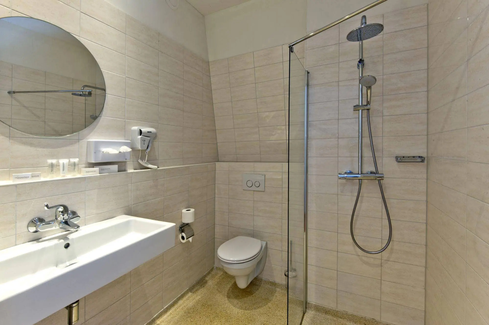 Photo - Ambassador City Centre Hotel