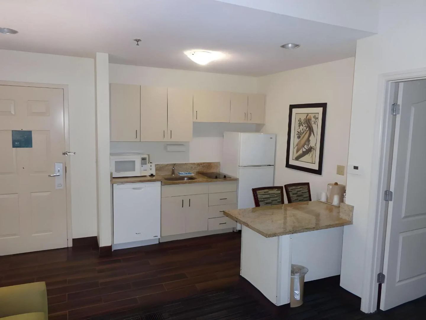 Photo - SureStay Plus by Best Western Orlando Lake Buena Vista