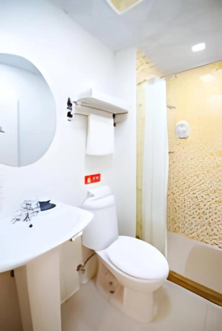 Homeinn · neo (Shanghai International Tourism Resort Xiuyan Road Subway Station)