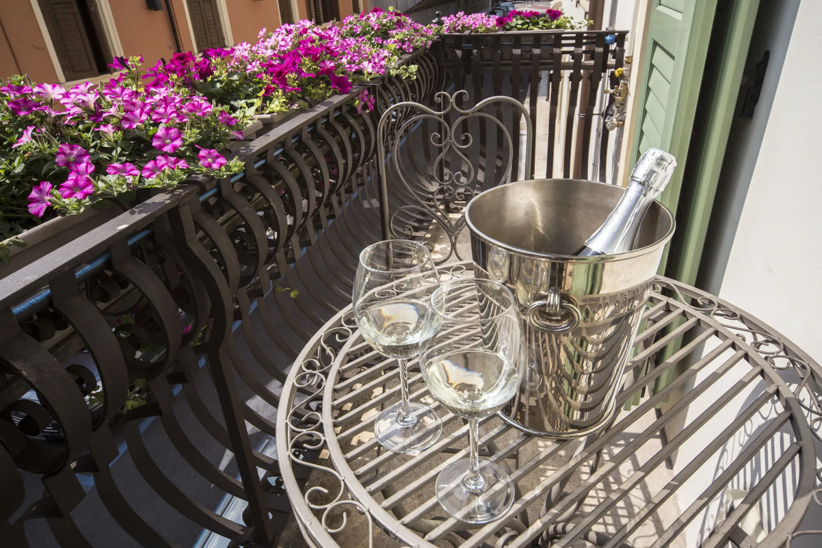 Photo - Lady Capulet Apartments