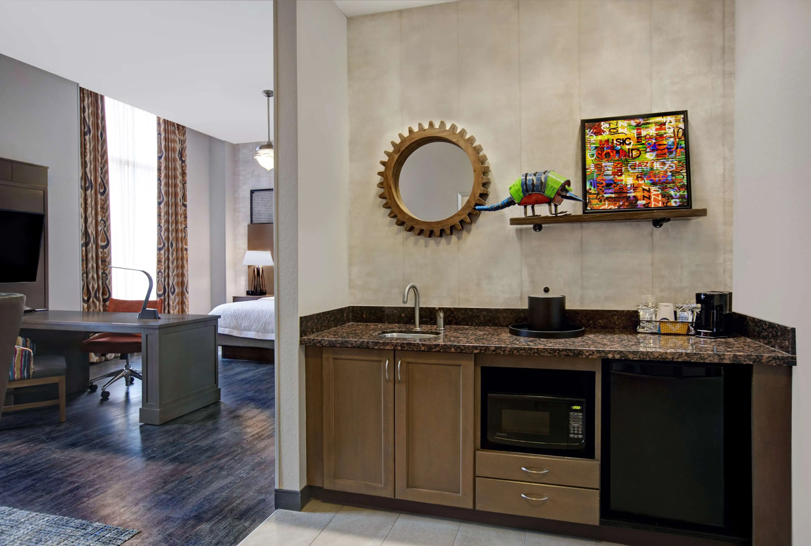 Photo - Hampton Inn & Suites Austin @ The University / Capitol
