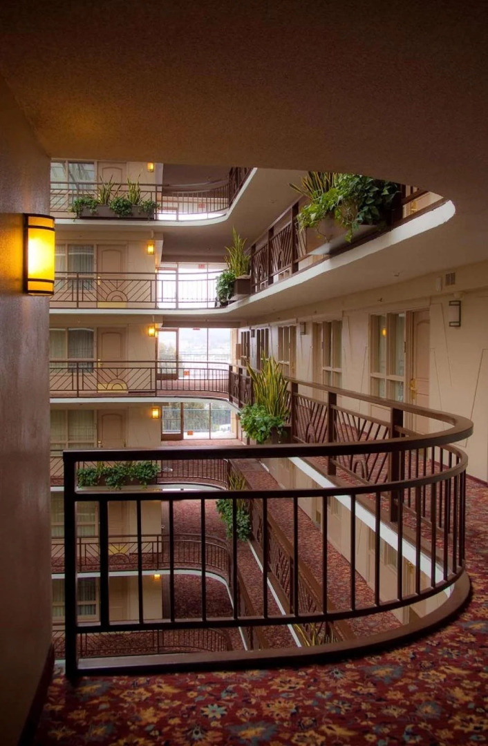 Photo - Embassy Suites by Hilton San Francisco Airport Oyster Point