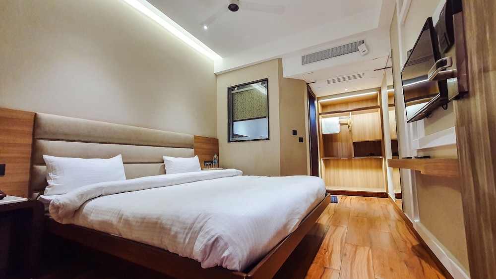 Aura Rooms