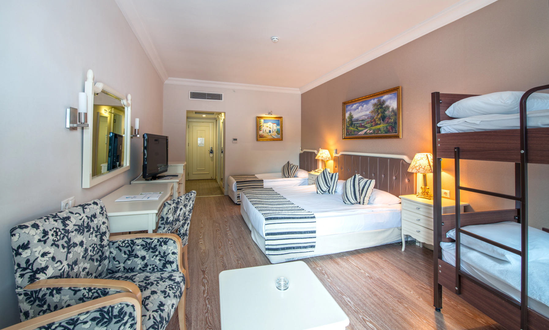 Photo - Crystal Tat Beach Pearl Collection - Ultimate All Inclusive