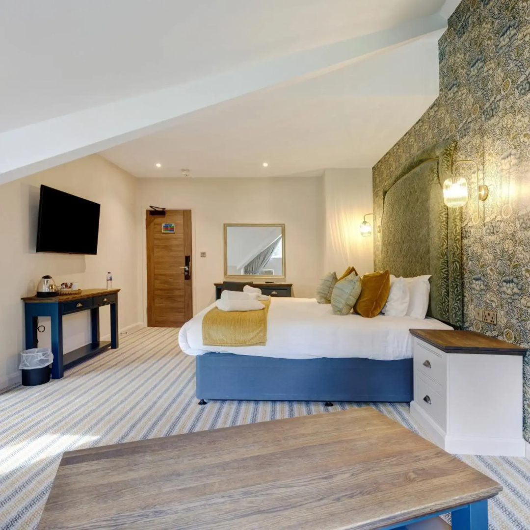 Photo - Thatchers Hotel
