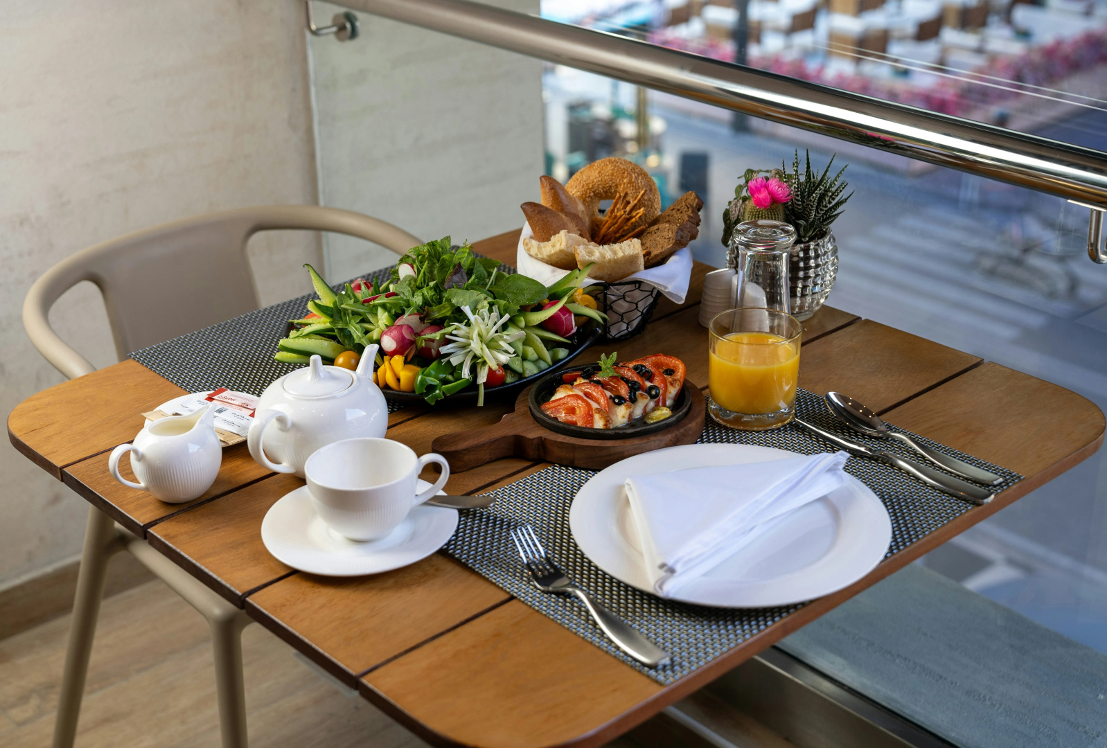 Photo - West Walk Retaj Hotel