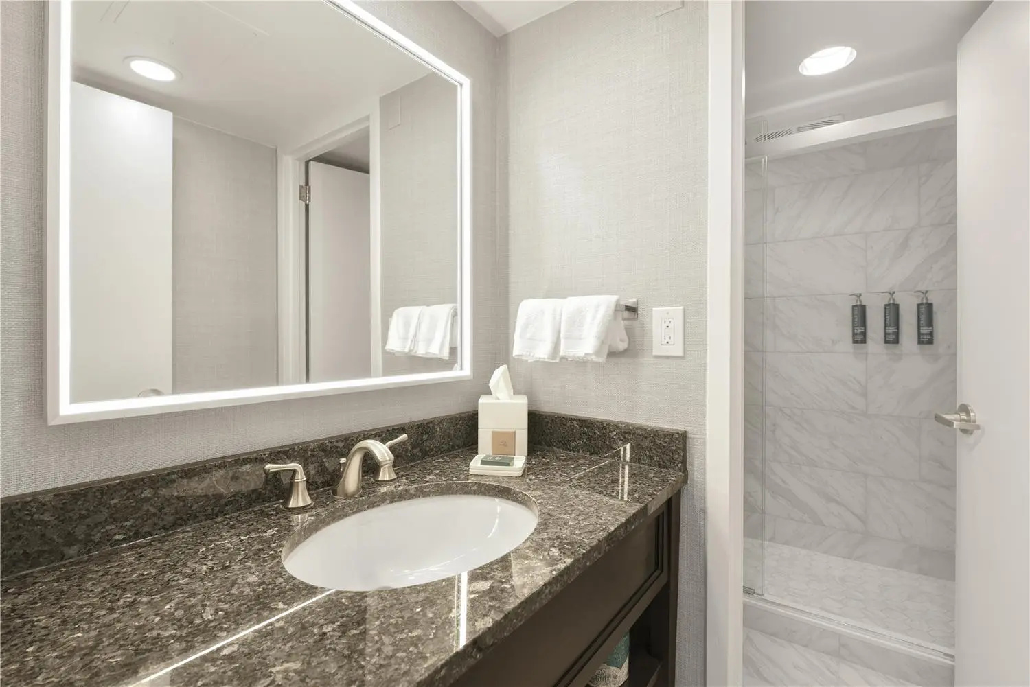 Photo - Capital Hilton