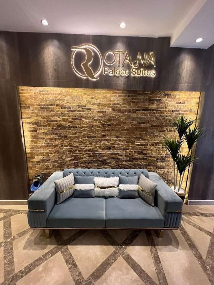 Foto - Rotana Palace Suites