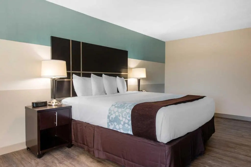 Photo - Palazzo Lakeside Hotel