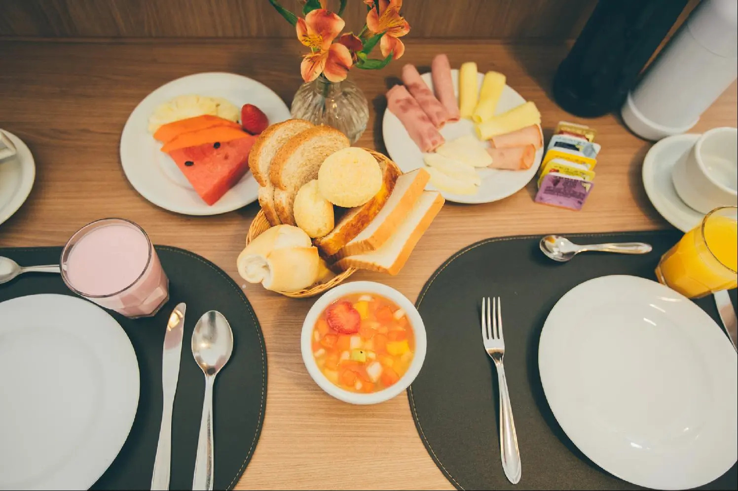 Photo - Saint Moritz Hplus Express