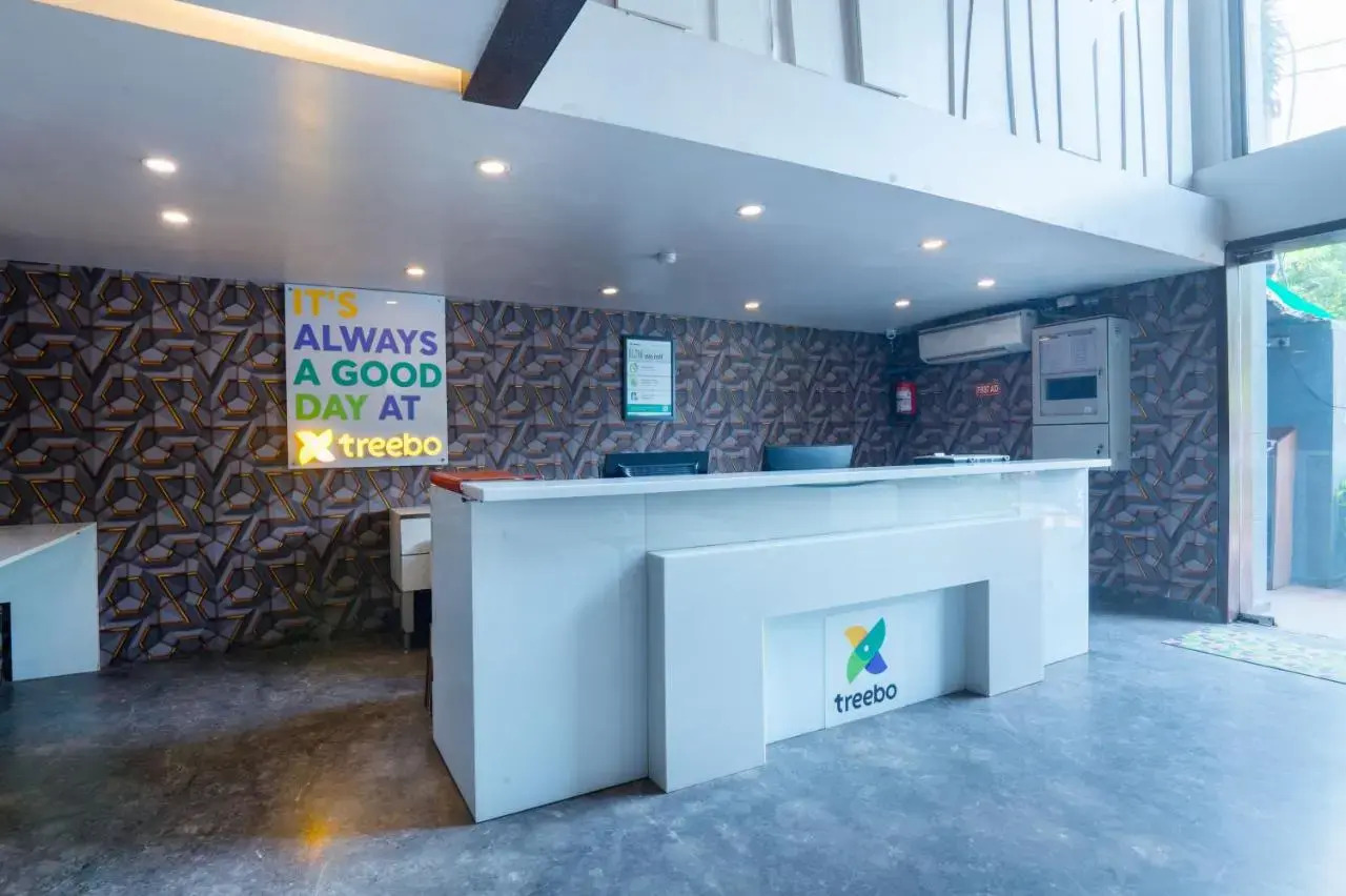 Foto - Treebo Twin Tree