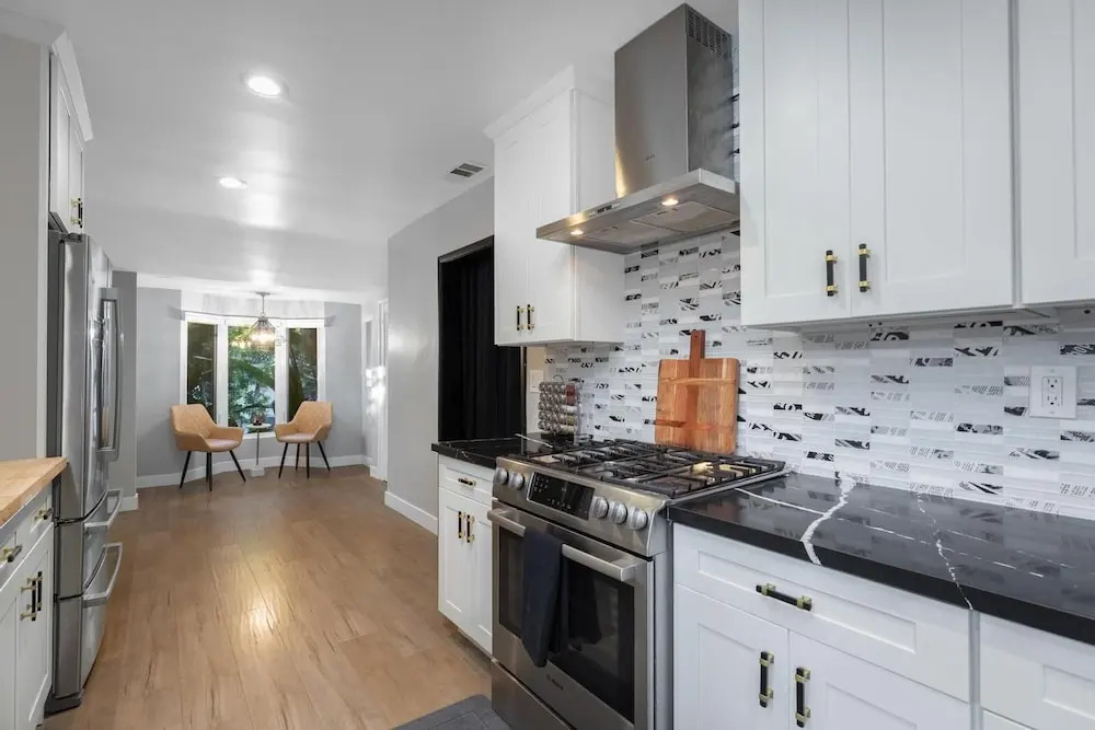 Photo - Hidden Valley Pl - 90210 Villa With Canyon Views and a Large Private Backyard