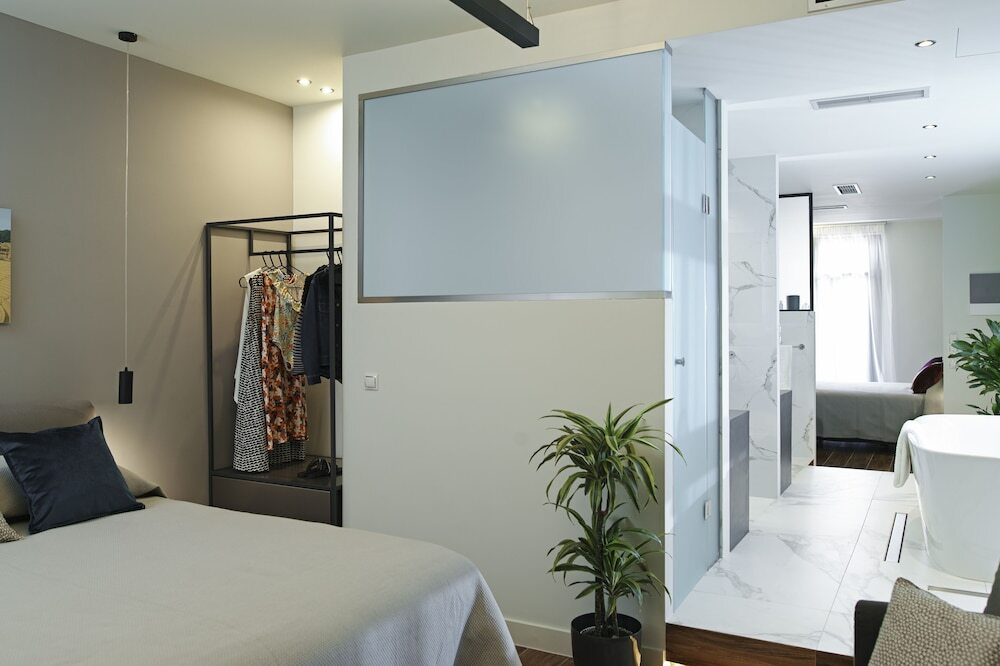 Photo - The Gem Society Hotel