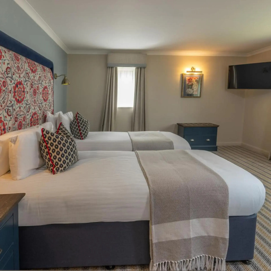 Photo - Thatchers Hotel