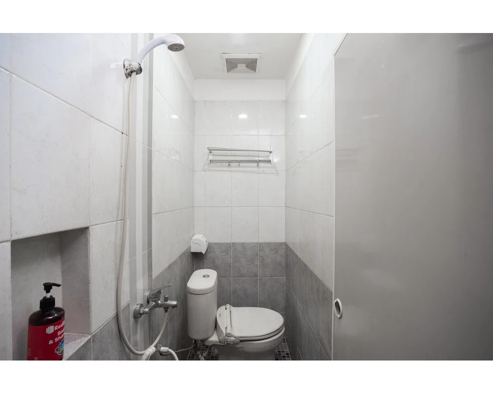 Foto - Formerly Reddoorz Near Binus Anggrek 2