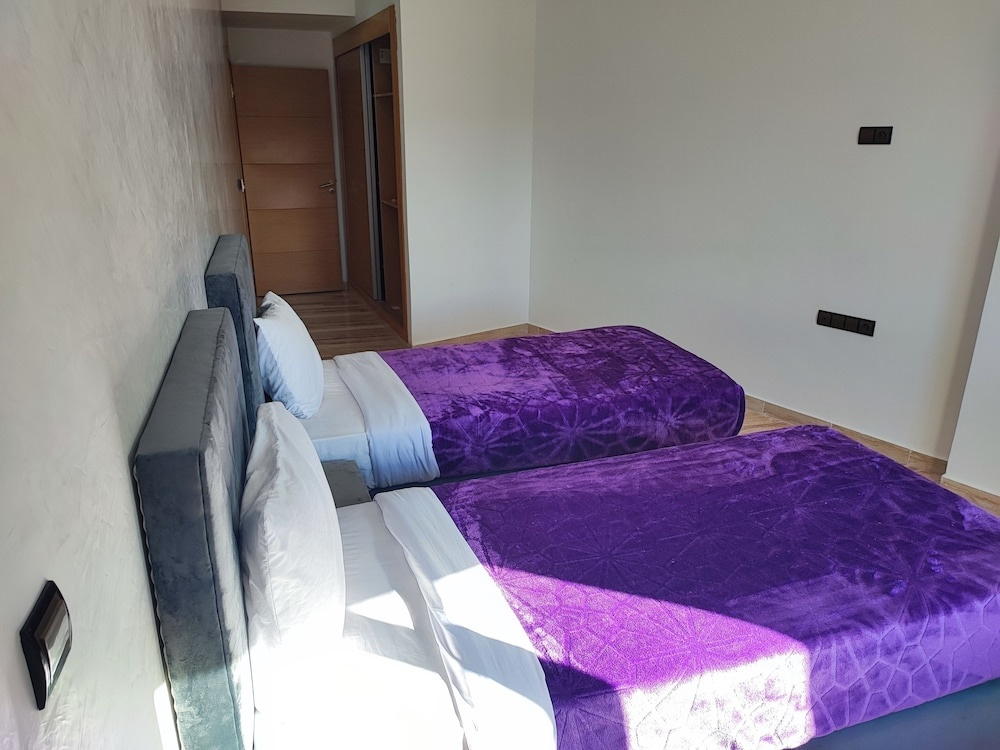 Les Belles Residences E