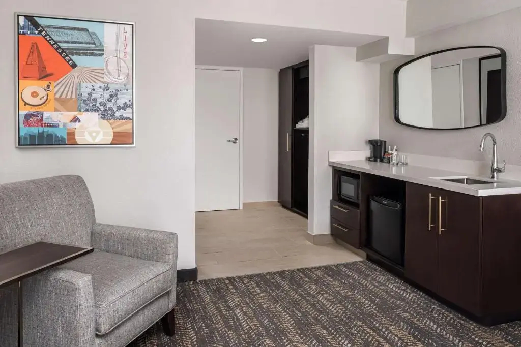 Photo - Embassy Suites by Hilton Nashville Airport