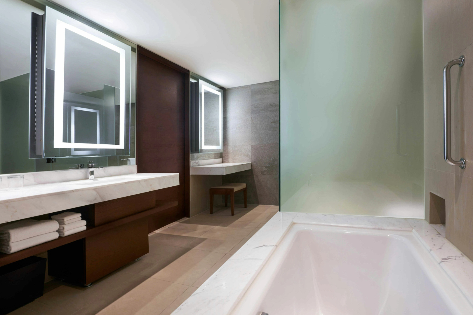 Photo - Courtyard by Marriott Seoul Myeongdong