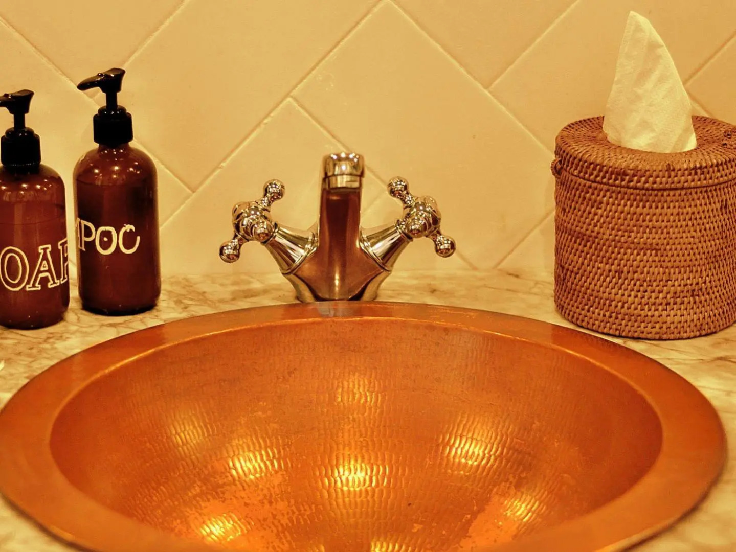 Foto - Brown Feather Batu Belig