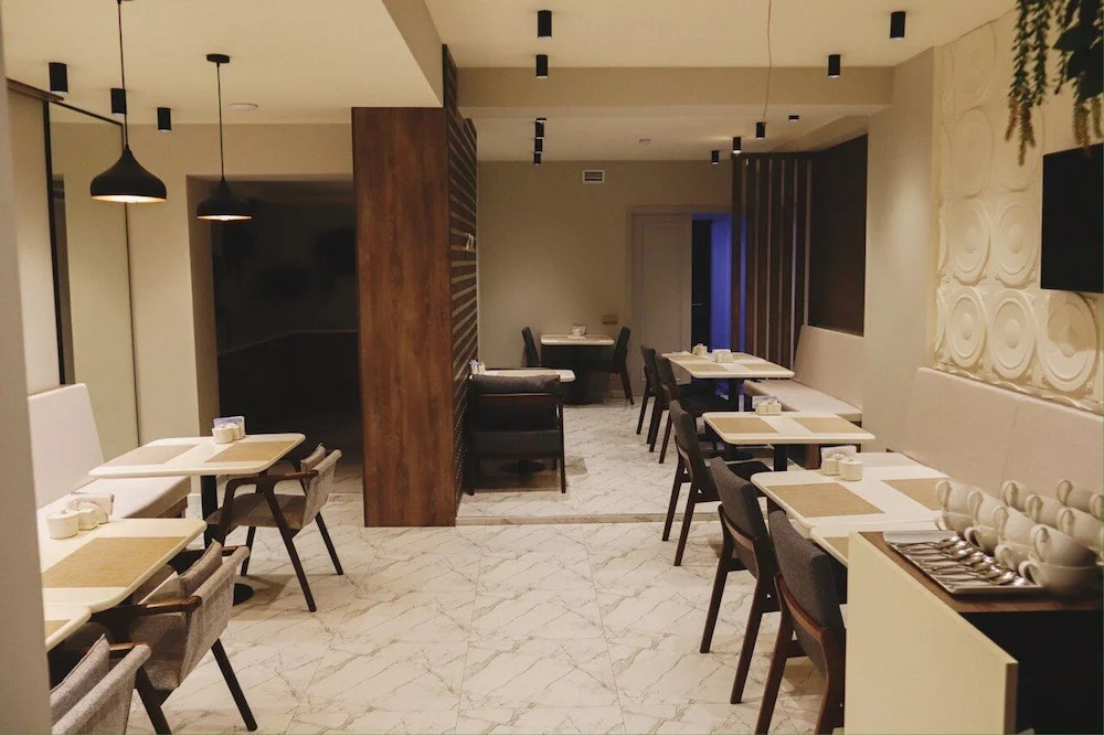 Photo - Kristal Inn Hotel