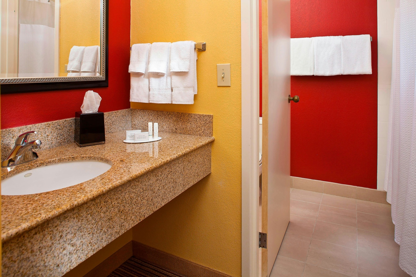 Photo - Courtyard by Marriott Orlando Airport