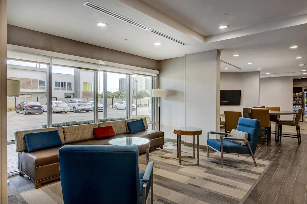 Photo - TownePlace Suites by Marriott Houston Hobby Airport