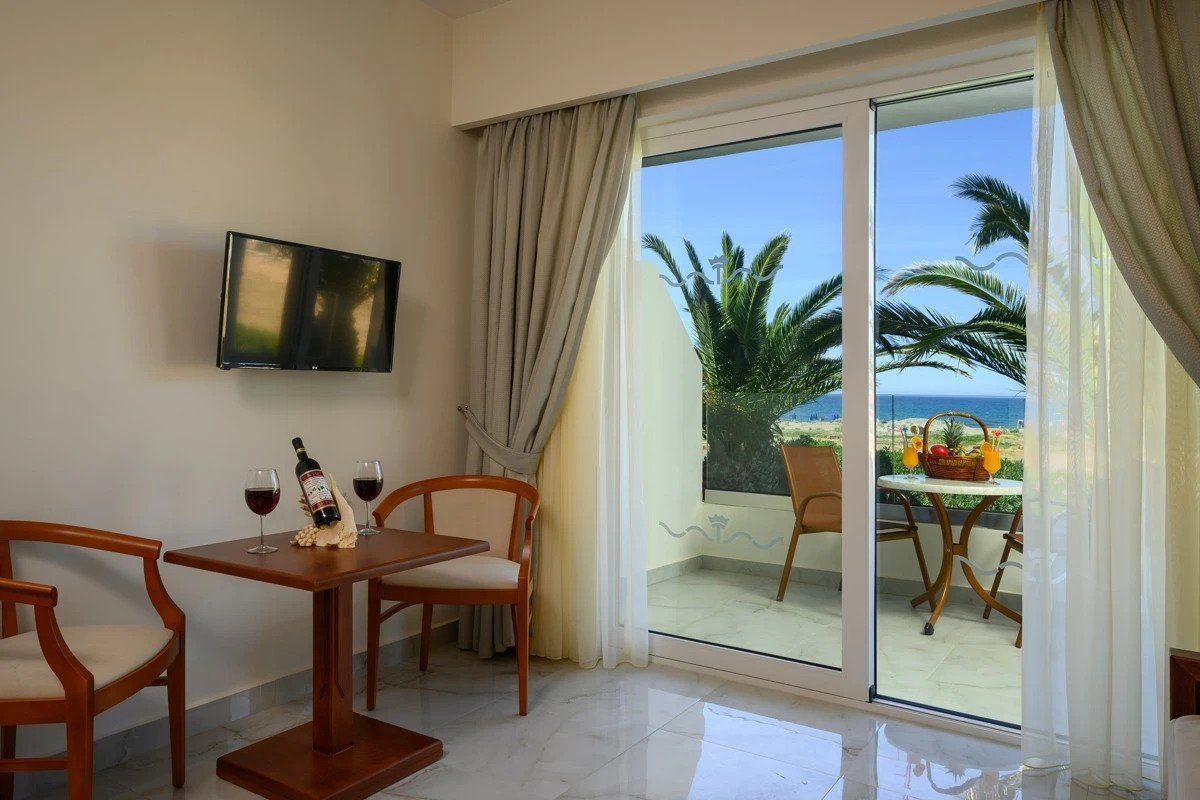 Photo - Vantaris Palace