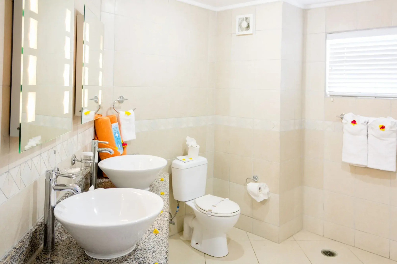 Photo - Bay Gardens Beach Resort & Spa