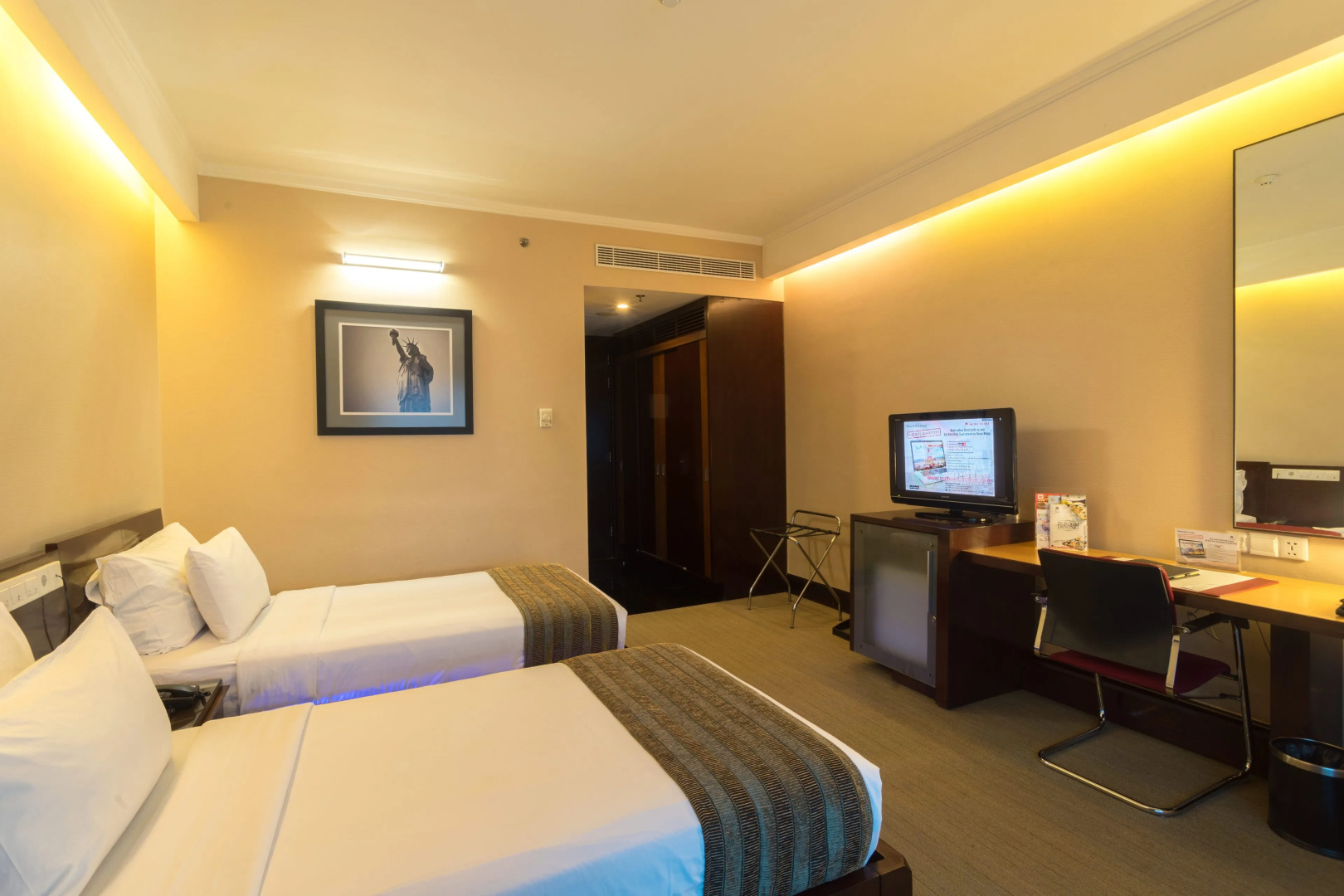 Photo - Manhattan Hotel Jakarta