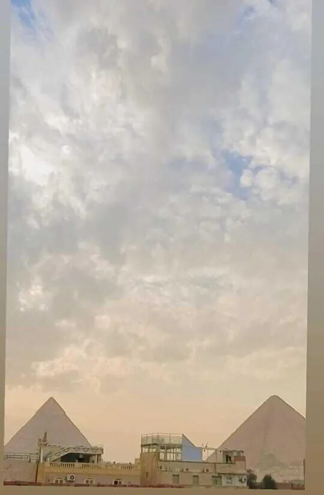 Foto - Falcon pyramids inn
