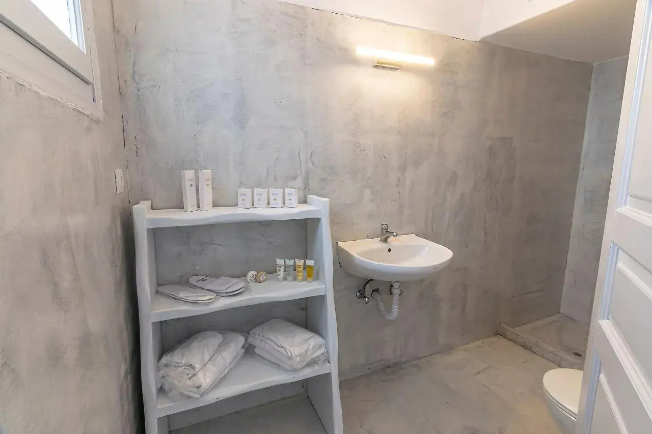 Photo - Phaos Santorini Suites