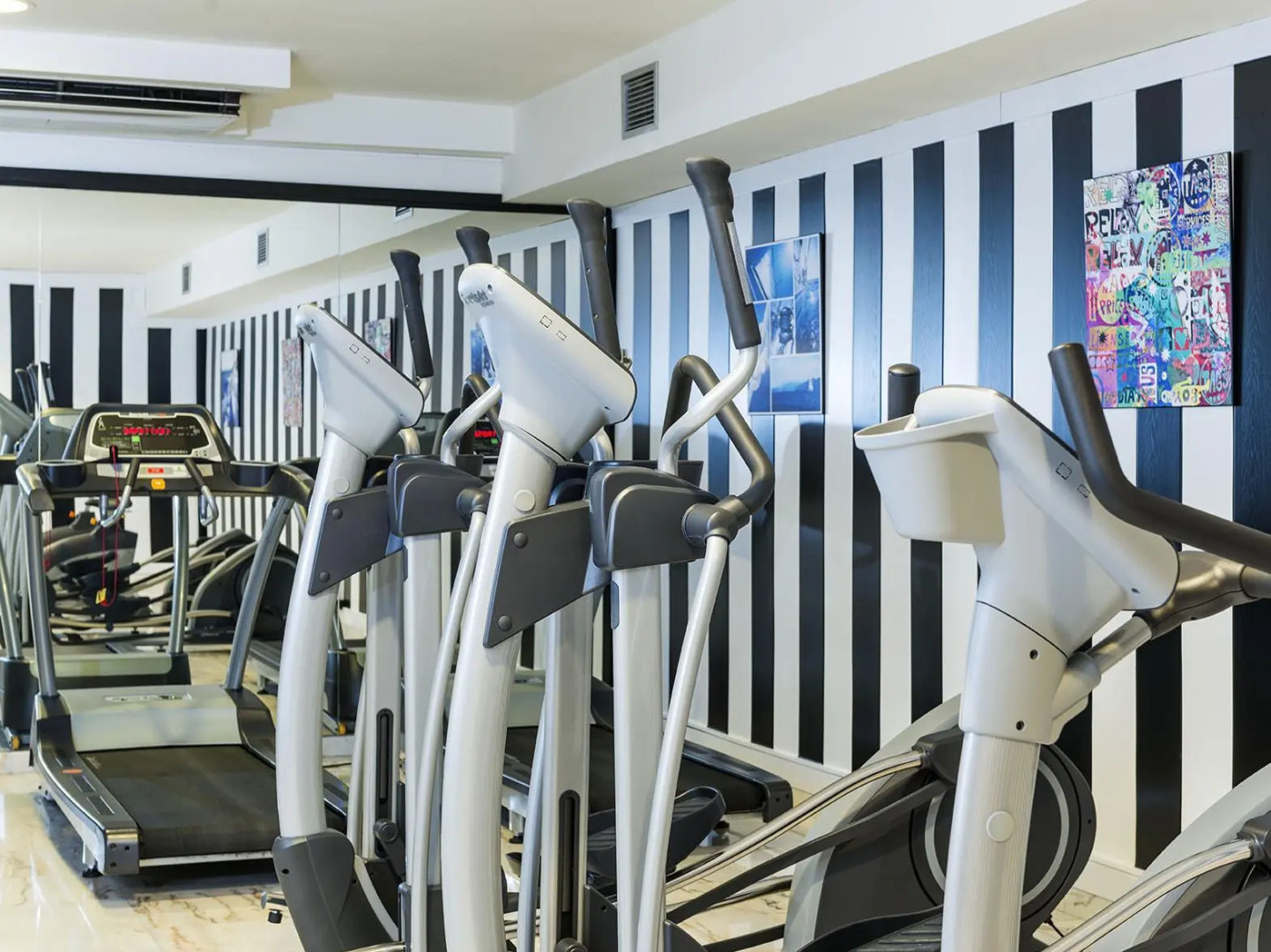 Foto - Salles Hotels Marina Portals