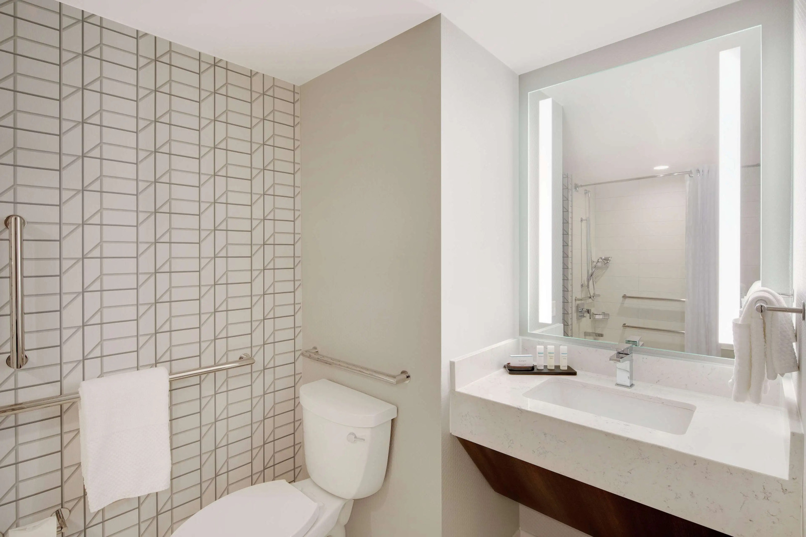 Photo - Embassy Suites by Hilton Atlanta Perimeter Center